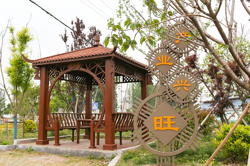 雕塑設計公司：不銹鋼雕塑好壞及生銹外觀-千帆標識，行業(yè)經(jīng)驗18年，為400+企業(yè)或市政單位提供標識系統(tǒng)解決方案。