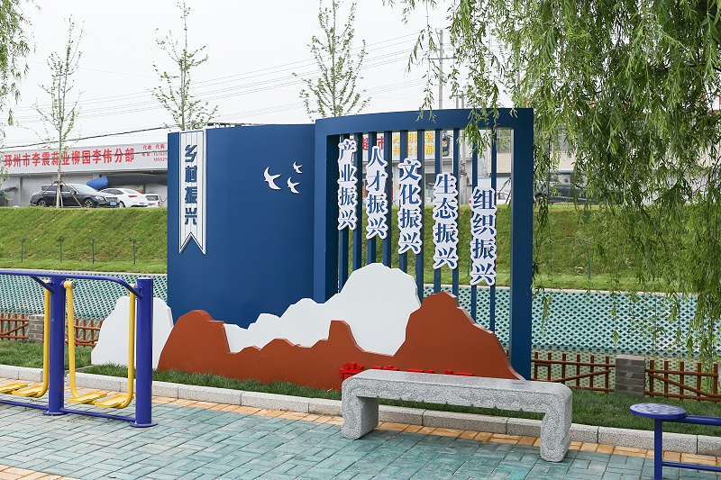 雕塑設(shè)計(jì)公司：雕塑制作要注意哪些問題？-千帆標(biāo)識(shí)，行業(yè)經(jīng)驗(yàn)15年，為400+企業(yè)或市政單位提供標(biāo)識(shí)系統(tǒng)解決方案。