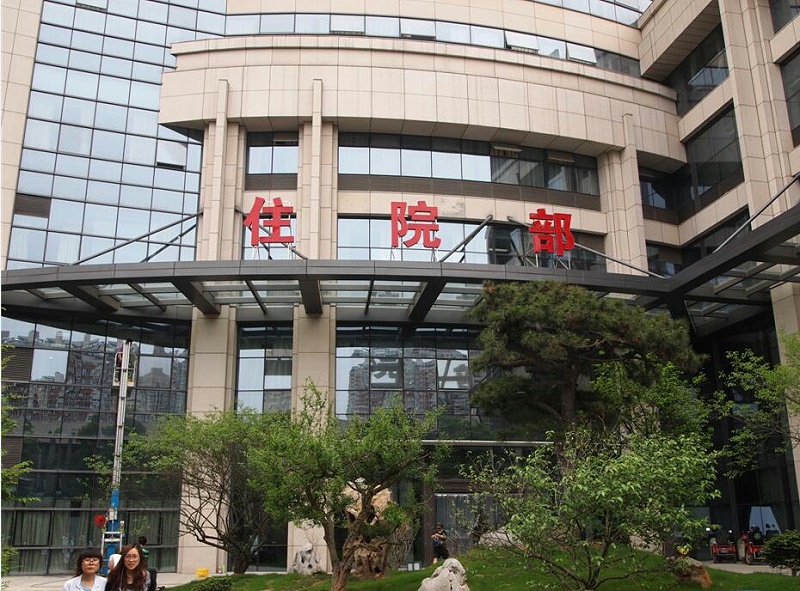 標識公司分享：醫(yī)院標識是指什么？-千帆標識，行業(yè)經(jīng)驗15年，為400+企業(yè)或市政單位提供標識系統(tǒng)解決方案。