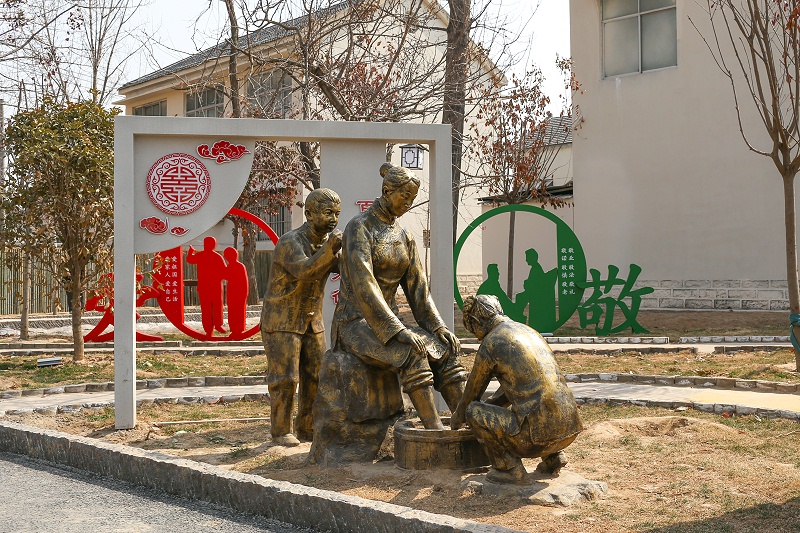 雕塑設(shè)計(jì)公司：玻璃鋼雕塑為什么受歡迎-千帆標(biāo)識(shí)，行業(yè)經(jīng)驗(yàn)18年，為400+企業(yè)或市政單位提供標(biāo)識(shí)系統(tǒng)解決方案。